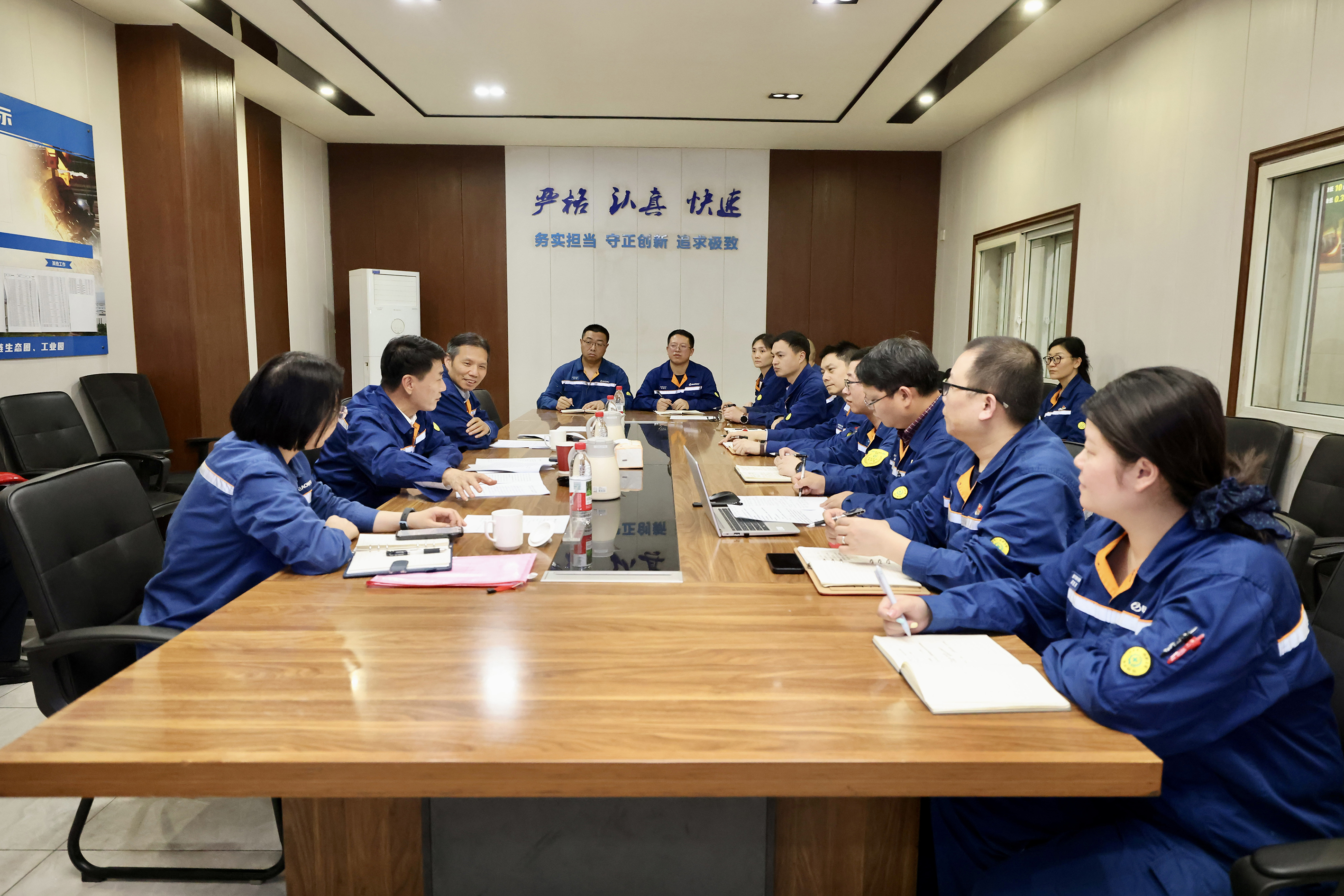 解旗赴重慶鋼鐵煉鋼廠開展“四進(jìn)四講”專題形勢任務(wù)教育宣講
